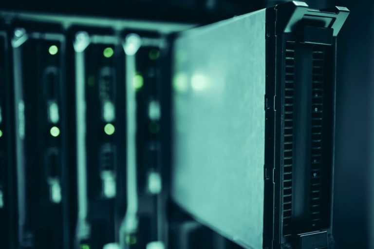 Nginx vs Apache 2026: Choosing the Best Web Server