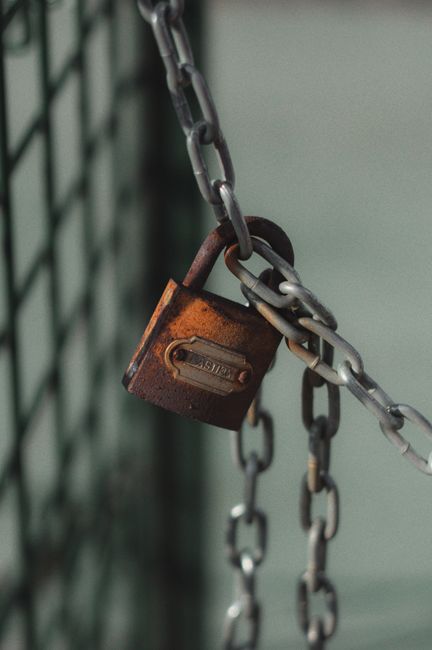 Read more about the article Ubuntu Server Hardening: 7 Critical Security Steps (2026)